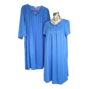 Vintage Shadowline Size M Satin Blue Gown & Robe Set 2pc Embroidered Roses Silky